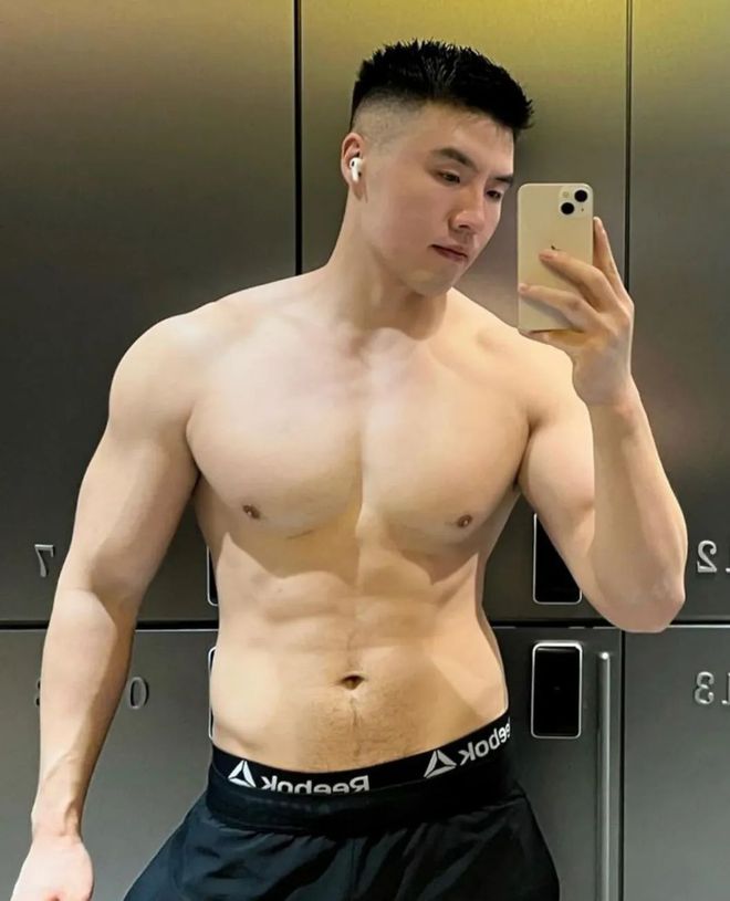 不动”男生秋季剪这3款发型干净清爽很帅气j9九游真人游戏第一品牌“两边铲短中间