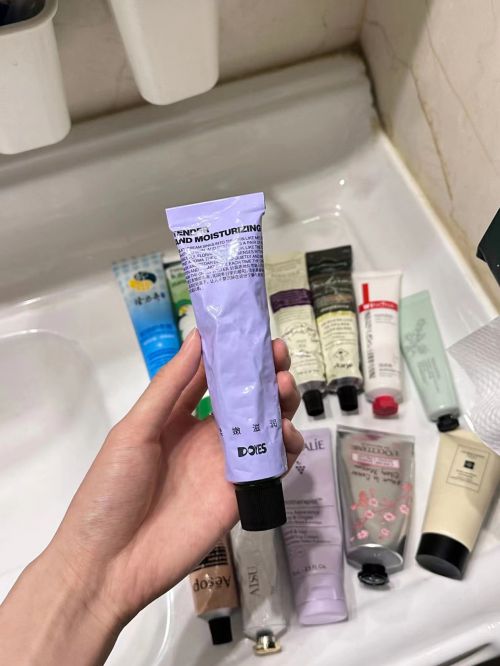第一名分享精致女孩最爱的五款护手霜j9九游真人游戏第一品牌护手霜推荐(图3)