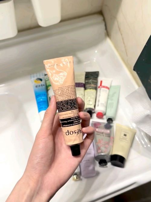 第一名分享精致女孩最爱的五款护手霜j9九游真人游戏第一品牌护手霜推荐(图1)